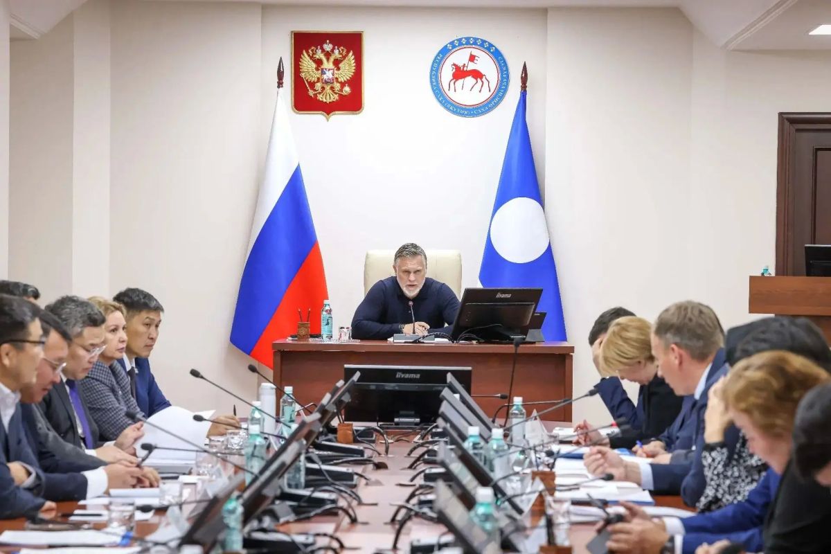 Провел заседание Правительства республики Провел заседание Правительства республики