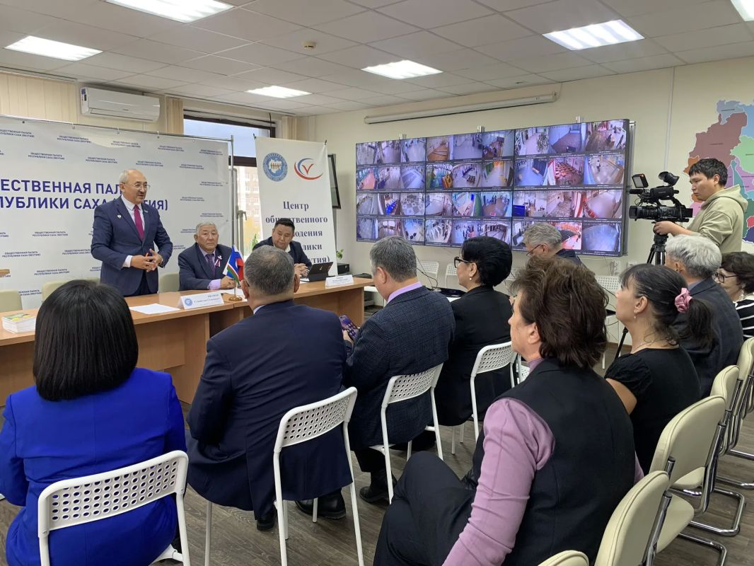 В Якутии открылся Центр общественного наблюдения за выборами в Госдуму В Якутии открылся Центр общественного наблюдения за выборами в Госдуму