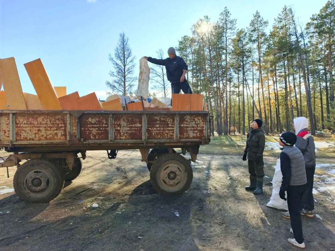 «ЭКОЛОГИЯ НАЧИНАЕТСЯ С НАС: УСТЬ-АЛДАНСКИЙ ТЕХНИКУМ ПРИСОЕДИНИЛСЯ К „ЗЕЛЕНОМУ ЧЕТВЕРГУ“» «ЭКОЛОГИЯ НАЧИНАЕТСЯ С НАС: УСТЬ-АЛДАНСКИЙ ТЕХНИКУМ ПРИСОЕДИНИЛСЯ К „ЗЕЛЕНОМУ ЧЕТВЕРГУ“»