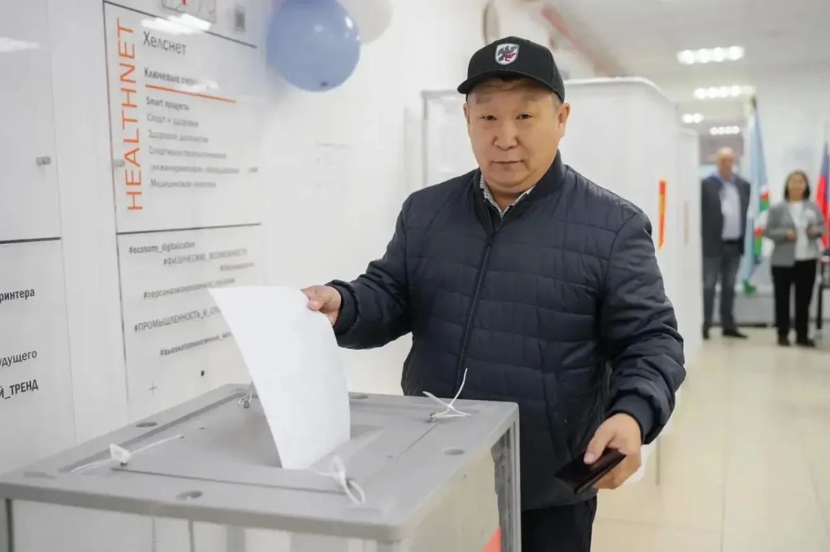 Мэр Якутска Дмитрий Садовников проголосовал на выборах Мэр Якутска Дмитрий Садовников проголосовал на выборах