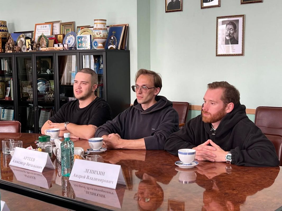 В Якутске проходят съёмки для «Аудиовизуальной энциклопедии этнокультур России» В Якутске проходят съёмки для «Аудиовизуальной энциклопедии этнокультур России»