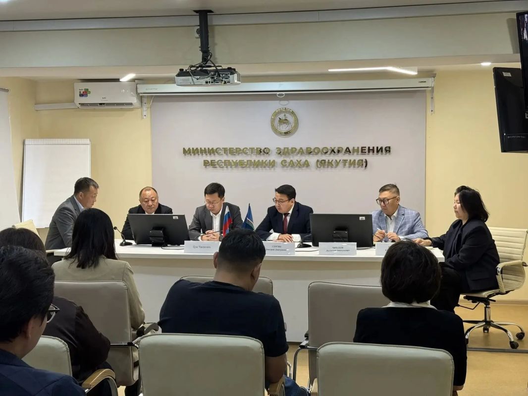В Минздраве обсудили развитие сотрудничества в сфере здравоохранения с делегацией из Китая В Минздраве обсудили развитие сотрудничества в сфере здравоохранения с делегацией из Китая