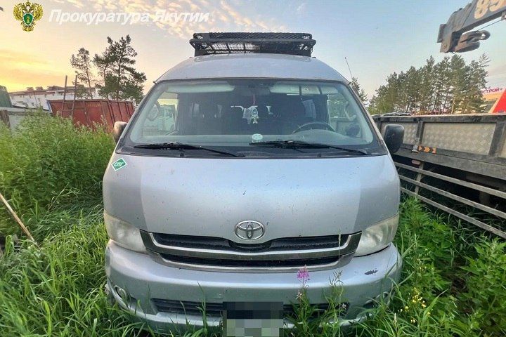 В Якутии у злостного нарушителя конфисковали Toyota Hiace