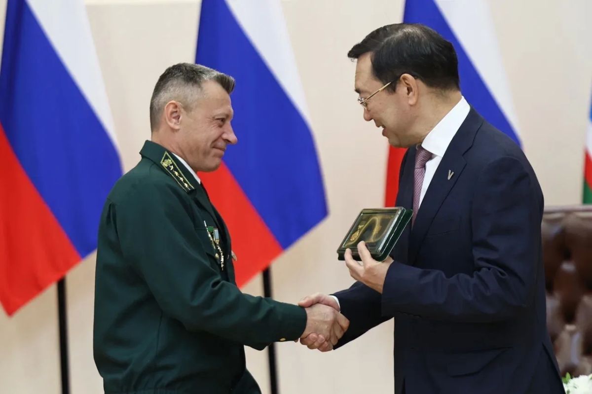 Айсен Николаев: В Зале Республики наградил лучших работников лесной отрасли Якутии и поздравил их с наступающим Днем работников леса Айсен Николаев: В Зале Республики наградил лучших работников лесной отрасли Якутии и поздравил их с наступающим Днем работников леса