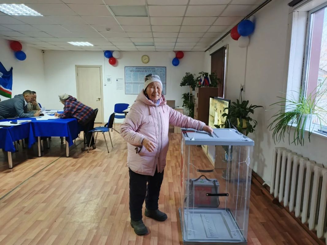 День первый. На избирательных участках республики идет активное голосование, избиратели реализуют свое избирательное право День первый. На избирательных участках республики идет активное голосование, избиратели реализуют свое избирательное право