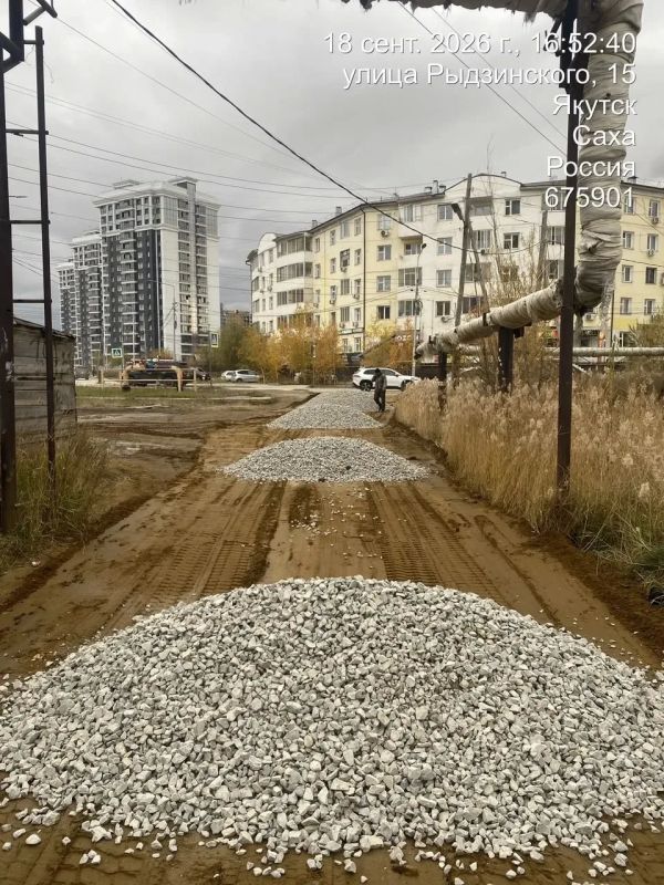 В Строительном округе продолжаются работы по грейдированию внутриквартальных дорог с грунтовым покрытием В Строительном округе продолжаются работы по грейдированию внутриквартальных дорог с грунтовым покрытием