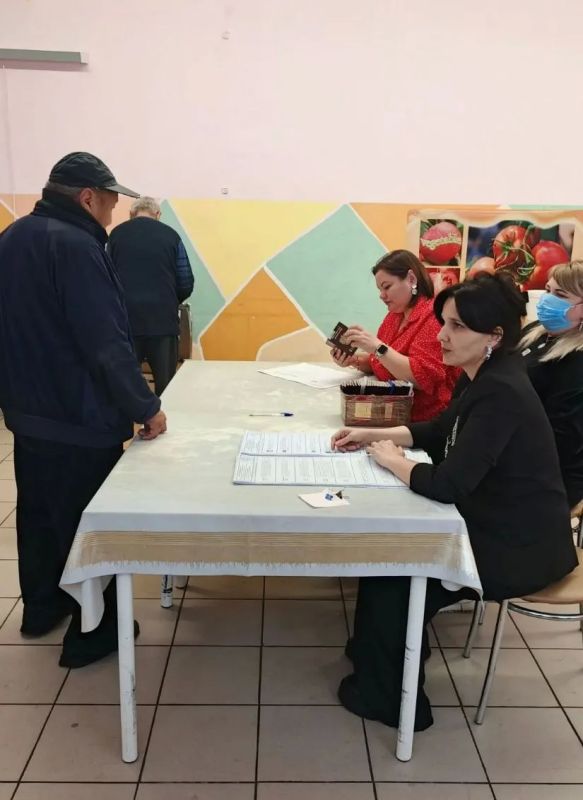 #Выборы2026. Оймяконской поселок Артык голосует за будущее Свой гражданский долг в эти дни исполняют жители небольшого поселка Артык #Выборы2026. Оймяконской поселок Артык голосует за будущее Свой гражданский долг в эти дни исполняют жители небольшого поселка Артык