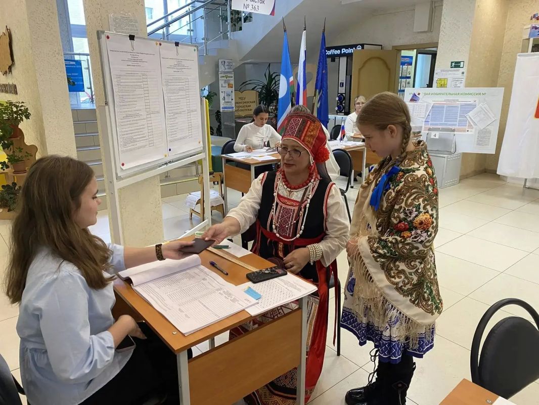 Бригадир-координатор общественного наблюдения Нерюнгринского района, член Общественного совета Анна Ивановна Киселева выполнила свой гражданский долг Бригадир-координатор общественного наблюдения Нерюнгринского района, член Общественного совета Анна Ивановна Киселева выполнила свой гражданский долг