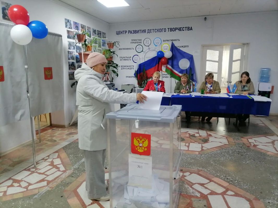 #Выборы2026. Второй день голосования в Оймяконском улусе прошел без нарушений По информации председателя Оймяконской ТИК Инги Зеленковой, явка избирателей во второй день на выборах в Госдуму по улусу составила 41,38% — свои... #Выборы2026. Второй день голосования в Оймяконском улусе прошел без нарушений По информации председателя Оймяконской ТИК Инги Зеленковой, явка избирателей во второй день на выборах в Госдуму по улусу составила 41,38% — свои...