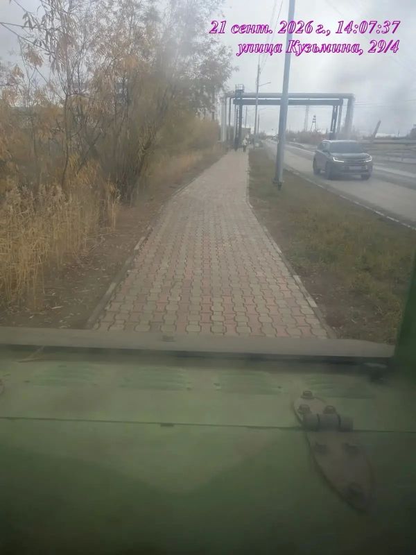 Подрядная организация Управы Гагаринского округа ежедневно осуществляет уборку тротуаров на территории округа Подрядная организация Управы Гагаринского округа ежедневно осуществляет уборку тротуаров на территории округа