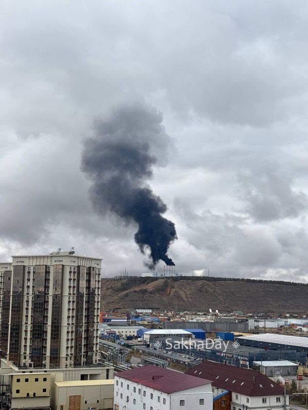 #пишут У ГЭРС- 2 ужасные черные выбросы, из всех 4 труб огромный черный дым #пишут У ГЭРС- 2 ужасные черные выбросы, из всех 4 труб огромный черный дым