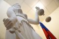 В Якутске суд рассмотрит иск об ограничении доступа в заброшенное здание
