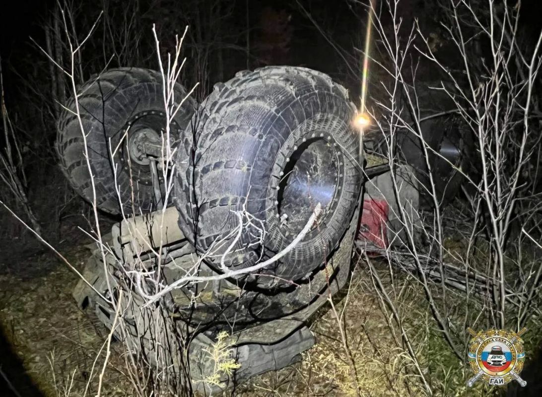 В Жиганском районе снегоболотоход опрокинулся и придавил водителя В Жиганском районе снегоболотоход опрокинулся и придавил водителя