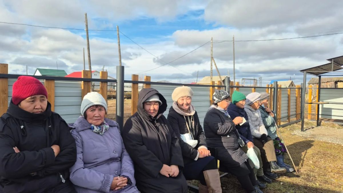 В Табалахском наслеге открыли сквер для пожилых людей В Табалахском наслеге открыли сквер для пожилых людей