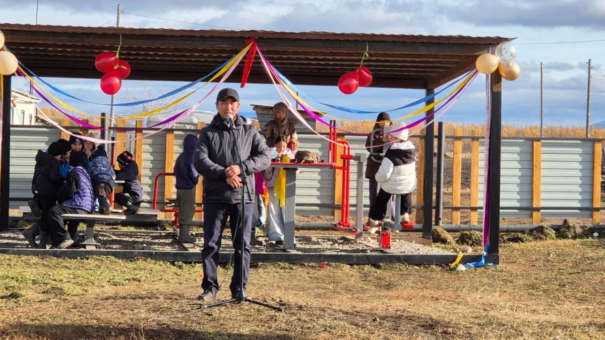 В Табалахском наслеге открыли сквер для пожилых людей В Табалахском наслеге открыли сквер для пожилых людей