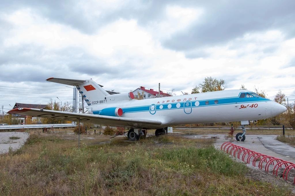 В Якутске обновили легендарные самолеты-памятники Ан-24 и Як-40 на площади «Ворота Якутска» В Якутске обновили легендарные самолеты-памятники Ан-24 и Як-40 на площади «Ворота Якутска»