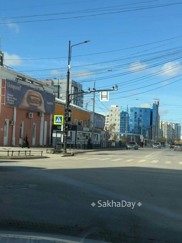 На перекрёстке просп. Ленина — ул. Курашова не работает светофор!