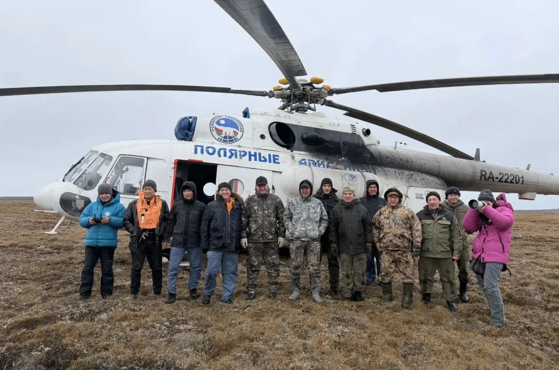 Экипаж «Полярных авиалиний» обеспечил проведение авиамониторинга белых медведей на Медвежьих островах Экипаж «Полярных авиалиний» обеспечил проведение авиамониторинга белых медведей на Медвежьих островах