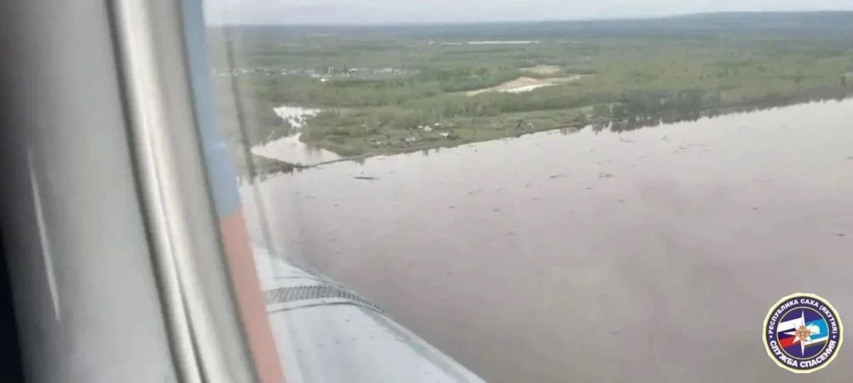 Продолжаются поиски троих мужчин: с вертолета Ми-8МТ обследовали маршрут их пропажи