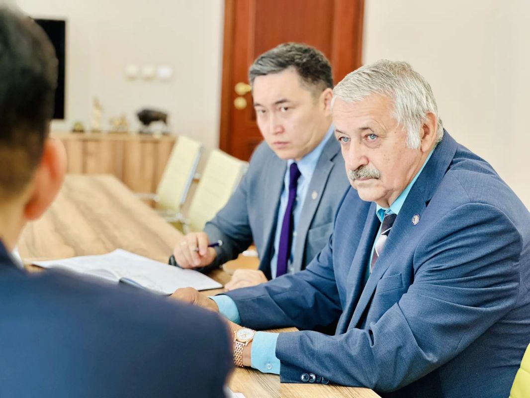 Вопросы создания Якутского отделения Дальневосточного природно-климатического центра обсудили в Минэкономики Якутии Вопросы создания Якутского отделения Дальневосточного природно-климатического центра обсудили в Минэкономики Якутии