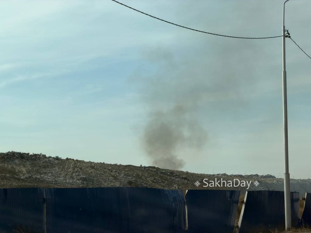 Свалка продолжает гореть. Горожане жалуются на запах