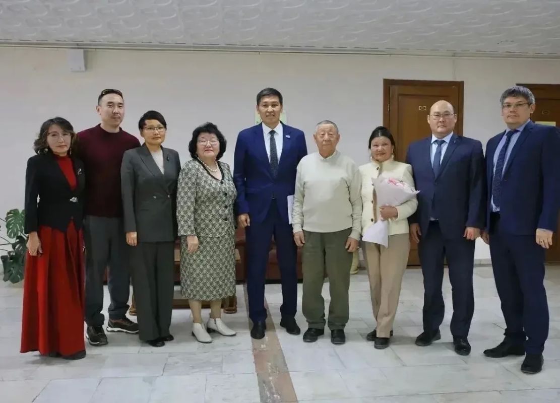 В Якутии чествовали государственного и общественного деятеля Анатолия Чомчоева