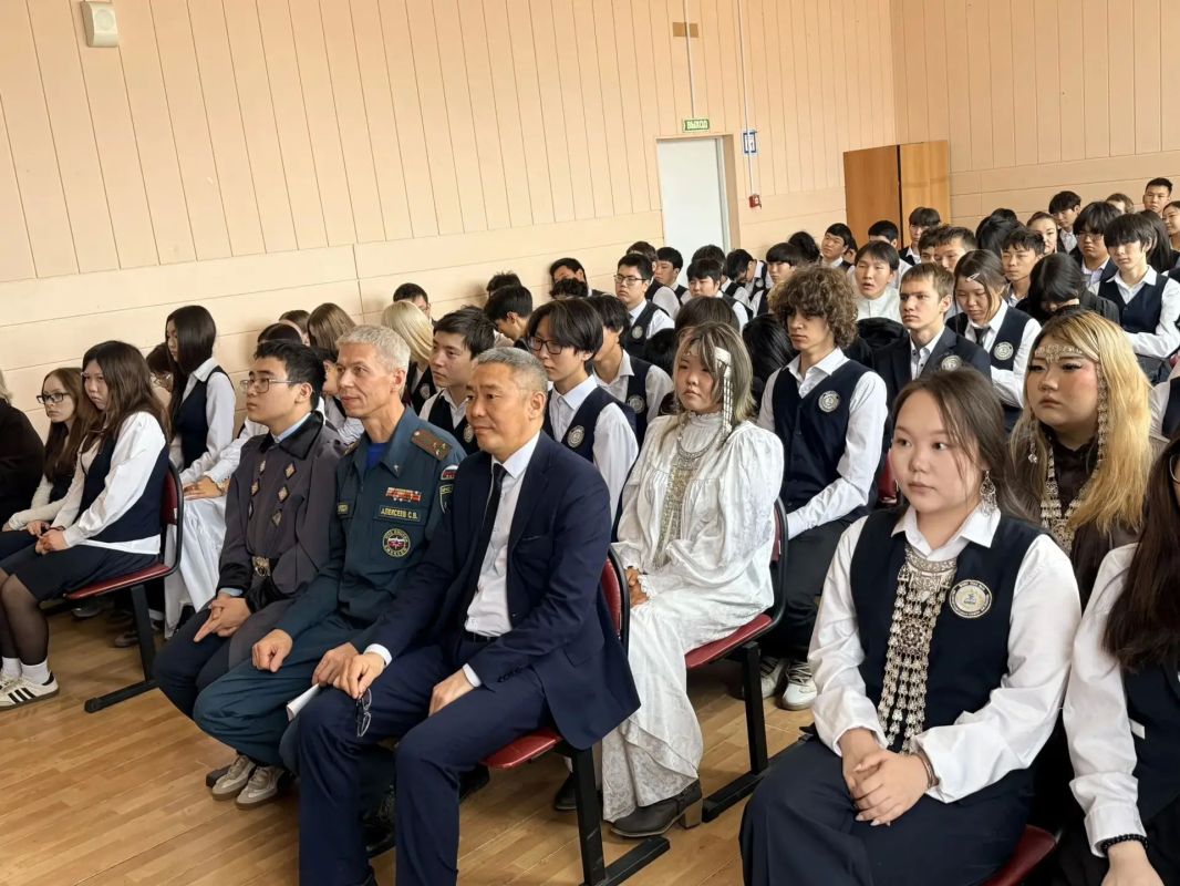 Урок государственности в школе №20 им. Ф.К. Попова Урок государственности в школе №20 им. Ф.К. Попова