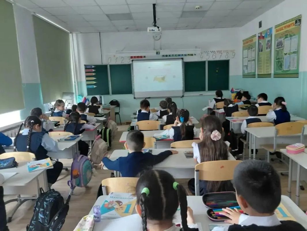 Урок государственности в школе №20 им. Ф.К. Попова Урок государственности в школе №20 им. Ф.К. Попова
