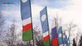 Накануне Дня государственности спикер Ил Тумэна Алексей Еремеев и депутаты возложили цветы к памятникам Илье Винокурову и Максиму Аммосову в Намском улусе