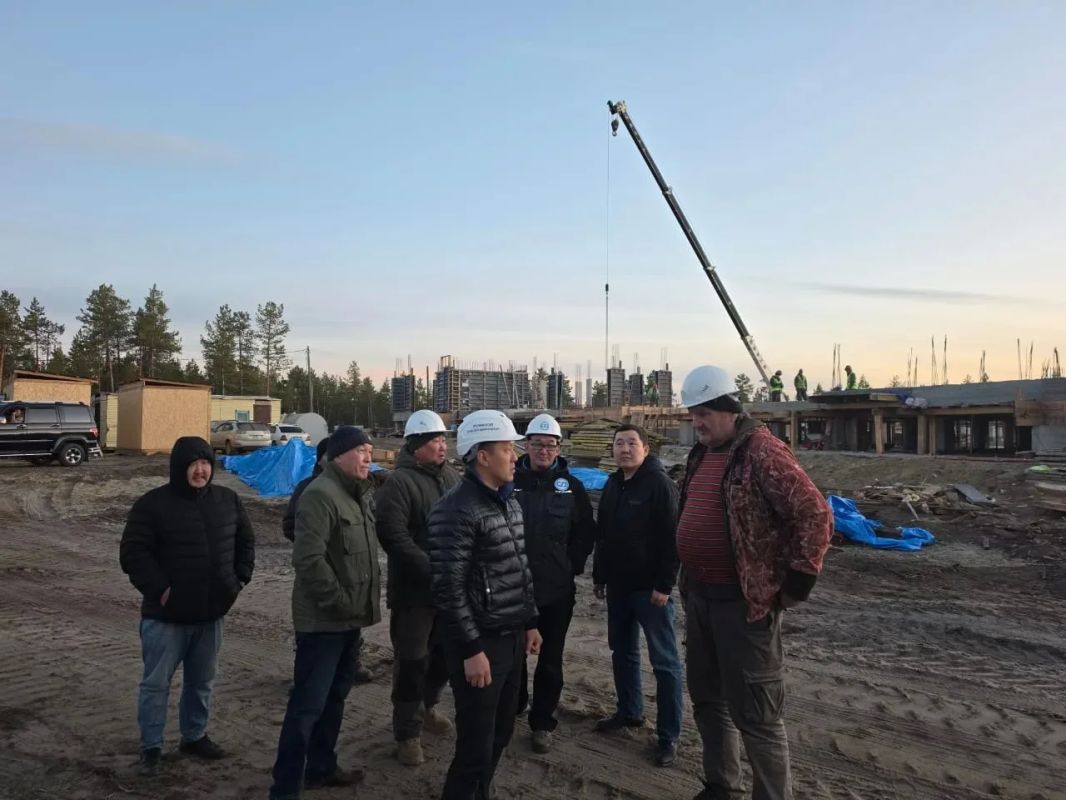 Более 800 человек планируется переселить из аварийного жилья в Вилюйском улусе Более 800 человек планируется переселить из аварийного жилья в Вилюйском улусе