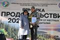 Заместитель министра сельского хозяйства и продовольственной политики РС (Я) Сахаяна Павлова вручила награды лучшим предприятиям, индивидуальным предпринимателям, хозяствам и работникам отрасли растениеводства