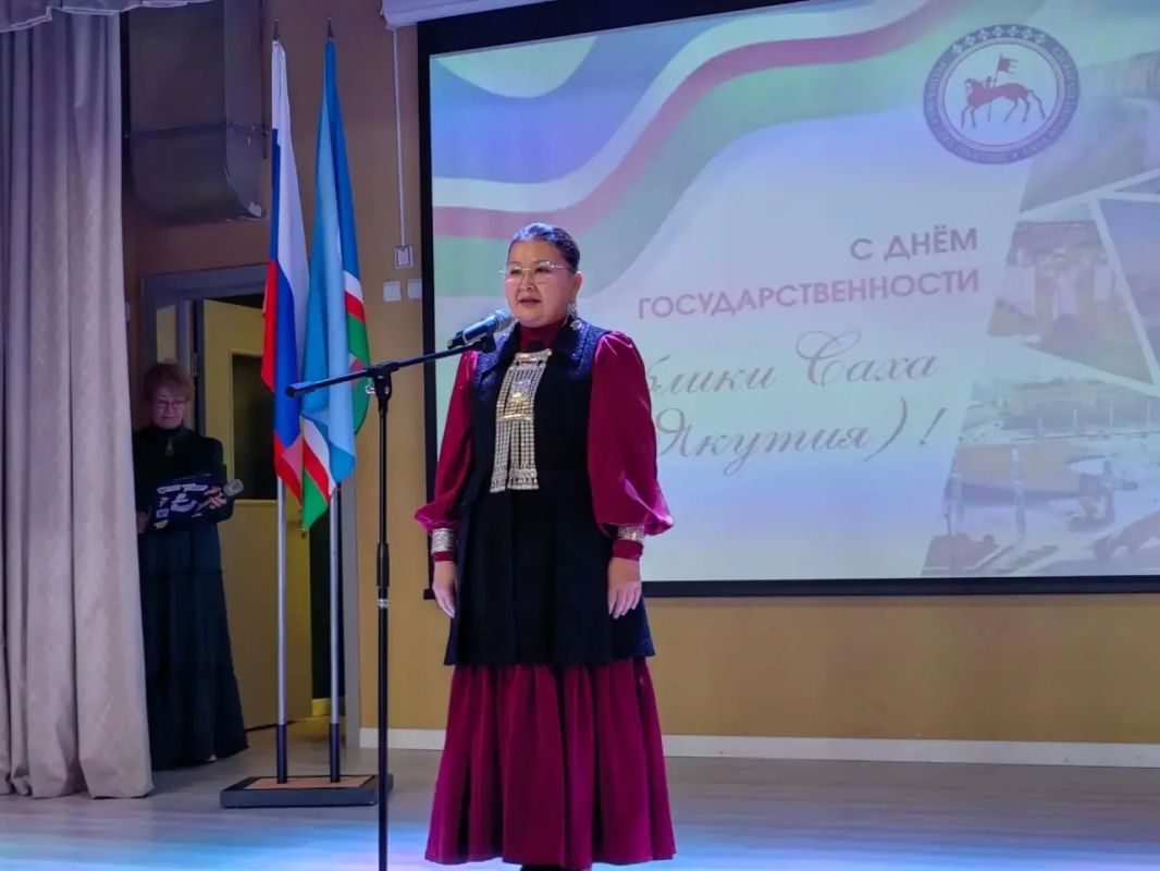 В преддверии Дня Республики Саха (Якутия) министр образования и науки республики Нюргуна Соколова приняла участие в торжественном мероприятии и провела урок государственности для учеников 7, 8, 9 и 10 классов Республиканской...