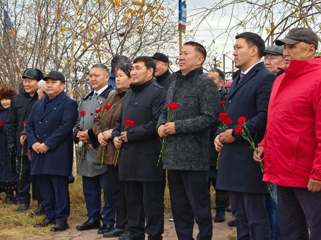 #Бэлиэкн #Харбалаах. ээ Блгэ Судаарыстыбаннас кнгэр анаммыт тэрээиннэр сааланнылар Бгн, балаан ыйын 26 кнгэр, Саха рспблкэтин Судаарыстыбаннаын кнн бэлиэтиир рлээх тэрээин Харбалаах нэилиэгэр Исидор Бараахап пааматынньыгар...