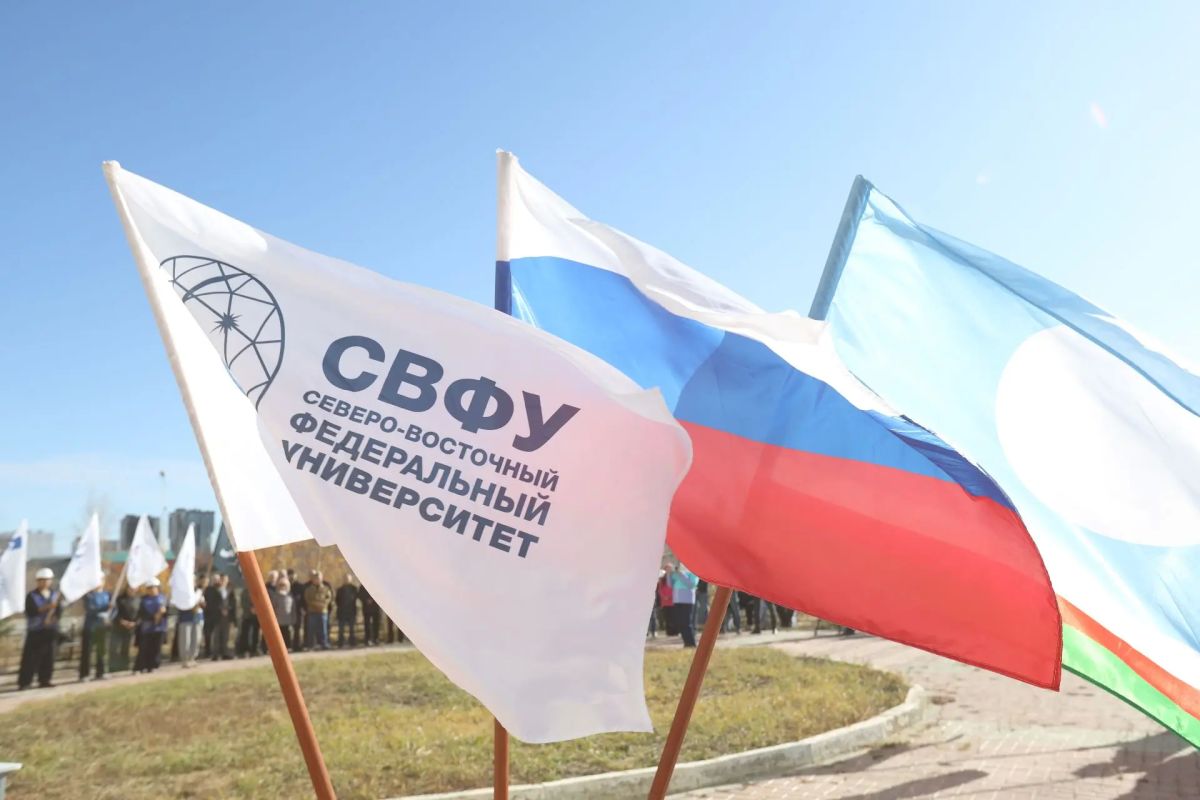 Сегодня в Студгородке СВФУ состоялось еще одно значимое событие – здесь дали старт созданию Сквера строителей Якутии Сегодня в Студгородке СВФУ состоялось еще одно значимое событие – здесь дали старт созданию Сквера строителей Якутии