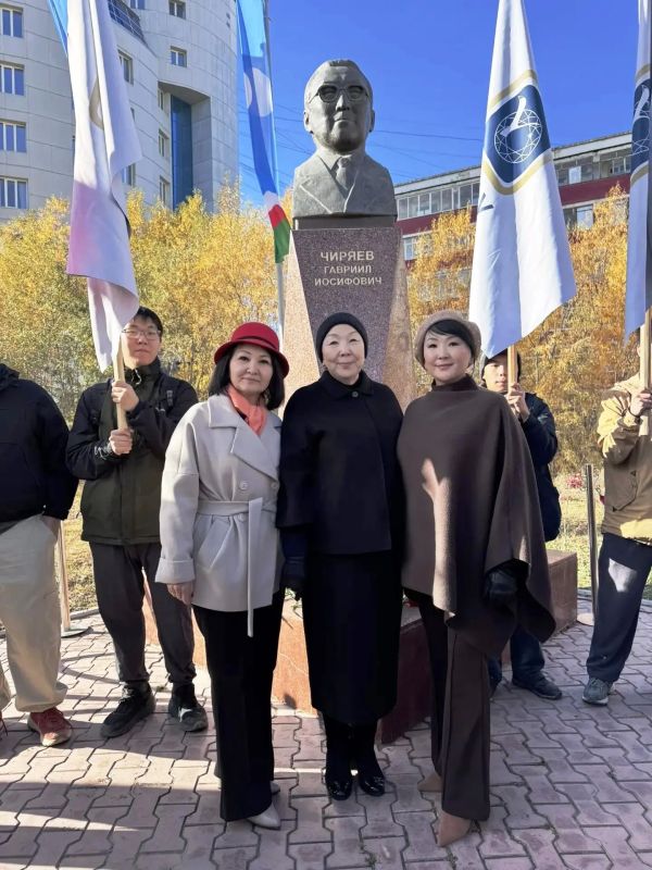 В рамках празднования Дня государственности Республики Саха (Якутия), члены Общественной палаты РС(Я) приняли участие в традиционных торжественных мероприятиях В рамках празднования Дня государственности Республики Саха (Якутия), члены Общественной палаты РС(Я) приняли участие в традиционных торжественных мероприятиях