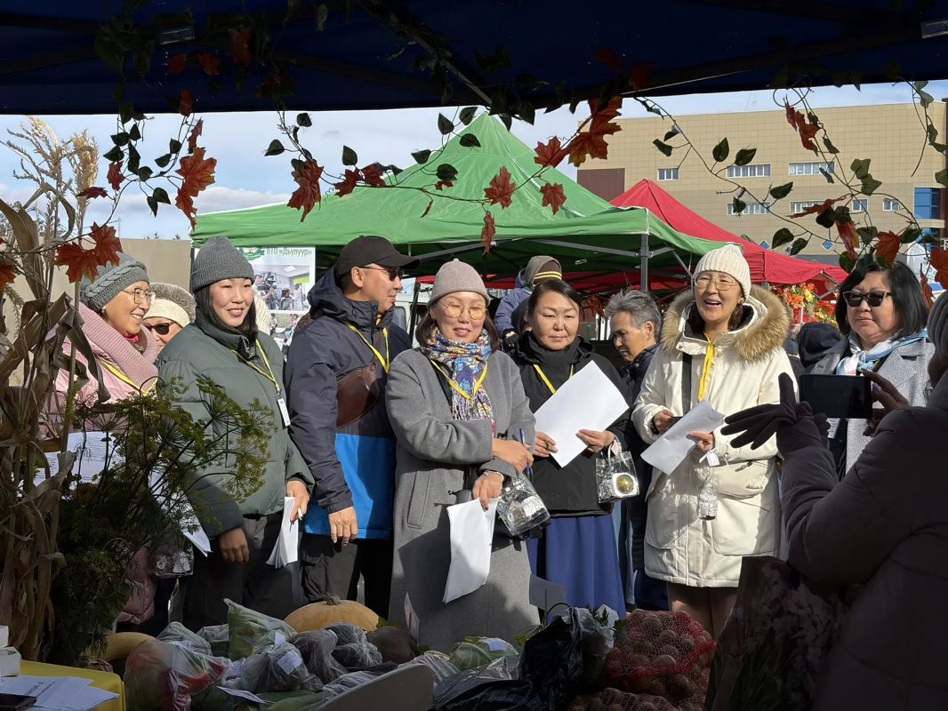 «В этом году в нашем конкурсе приняли участие 16 агрошкол, все школы очень хорошо подготовились, очень интересно украсили свои площадки и провели презентацию на высоком уровне «В этом году в нашем конкурсе приняли участие 16 агрошкол, все школы очень хорошо подготовились, очень интересно украсили свои площадки и провели презентацию на высоком уровне