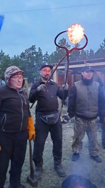 Вилюйск стал центром фестиваля кузнецов «Мастера огня и железа» Вилюйск стал центром фестиваля кузнецов «Мастера огня и железа»