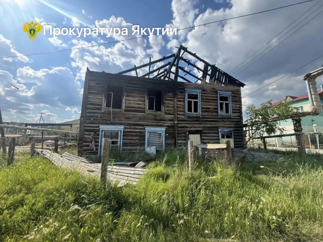 В Якутске девушка подожгла лестницу в доме, погибли подросток и ее мать