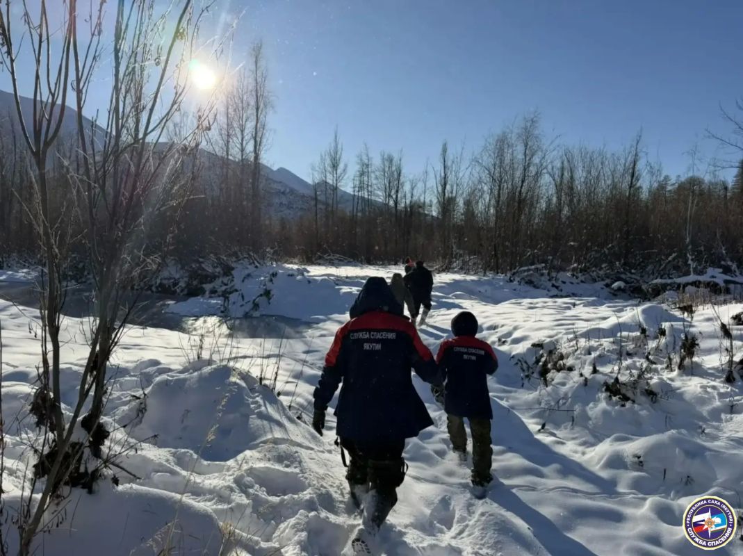 В Момском улусе вертолет Ми-8 эвакуировал мужчину В Момском улусе вертолет Ми-8 эвакуировал мужчину