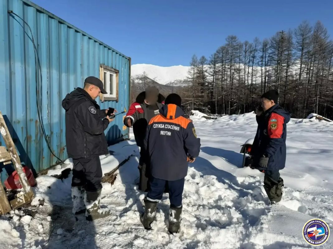 В Момском улусе вертолет Ми-8 эвакуировал мужчину В Момском улусе вертолет Ми-8 эвакуировал мужчину