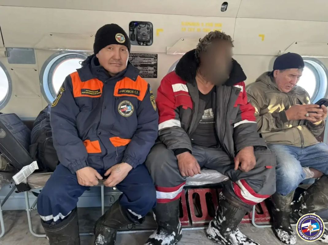 В Момском улусе вертолет Ми-8 эвакуировал мужчину В Момском улусе вертолет Ми-8 эвакуировал мужчину