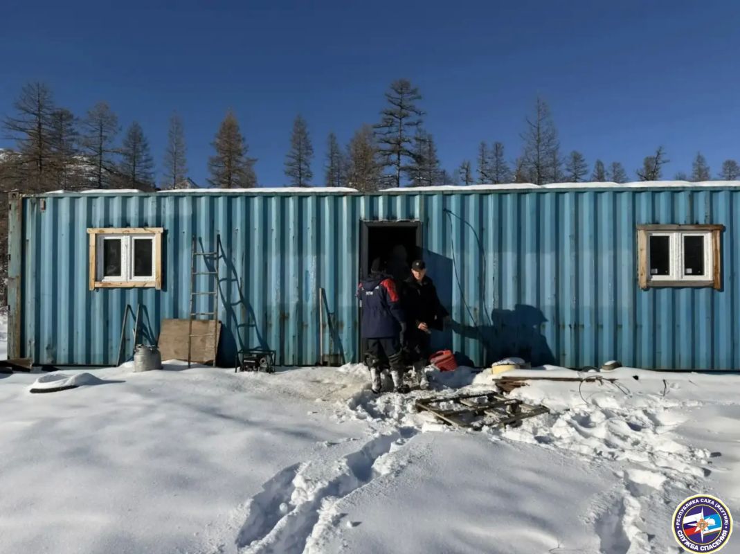 В Момском улусе вертолет Ми-8 эвакуировал мужчину В Момском улусе вертолет Ми-8 эвакуировал мужчину