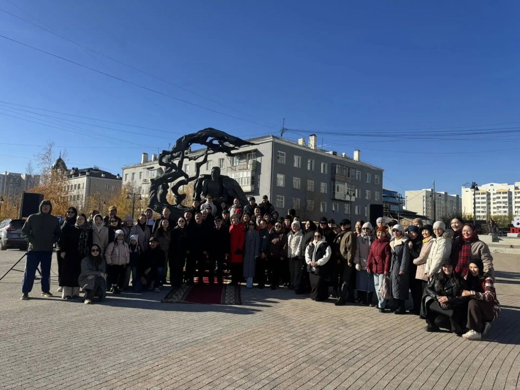 В Якутске высадили 30 яблонь в честь 150-летия Союза театральных деятелей России 27 СЕНТЯБРЯ 2026 05:33| В Якутске высадили 30 яблонь в честь 150-летия Союза театральных деятелей России 27 СЕНТЯБРЯ 2026 05:33|