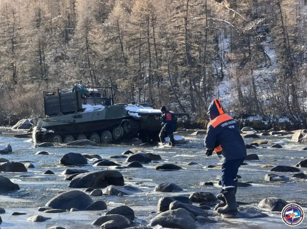 В Момском улусе вертолет Ми-8 эвакуировал мужчину В Момском улусе вертолет Ми-8 эвакуировал мужчину