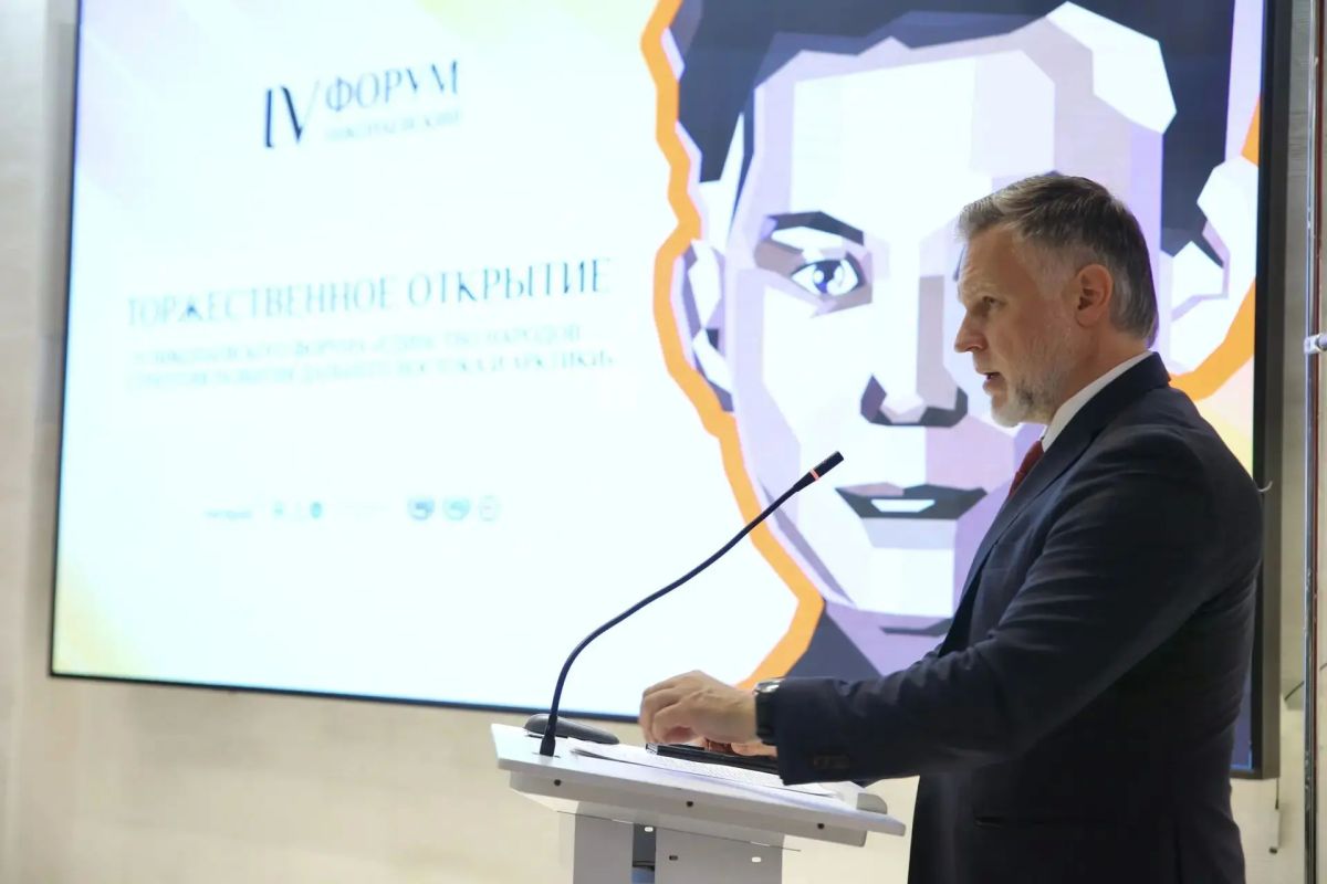 Сегодня на родине Первого Президента Республики Саха (Якутия) Михаила Ефимовича Николаева в с. Чапаево начал работу IV Николаевский форум «Единство народов — стратегия развития Дальнего Востока и Арктики»
