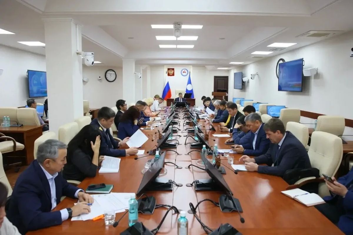 Провели очередное заседание межведомственной рабочей группы, посвященное вопросам стабилизации топливообеспечения республики и хода северного завоза Провели очередное заседание межведомственной рабочей группы, посвященное вопросам стабилизации топливообеспечения республики и хода северного завоза