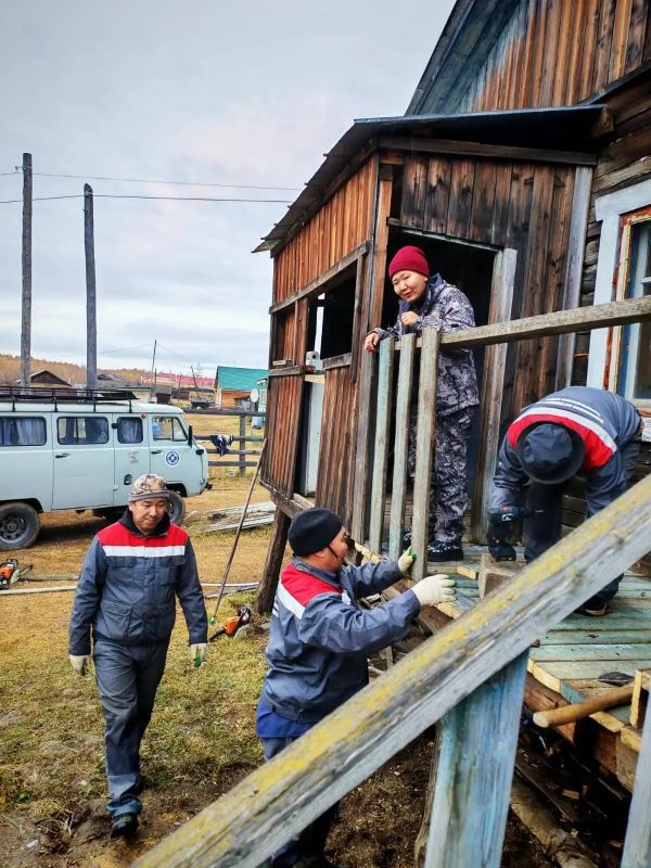 На Хаяхсытском ветеринарном участке под руководством заведующего хозяйством И. Н. Попова был проведён субботник с участием мужской части коллектива Управления ветеринарии с ВИЛ Чурапчинского улуса На Хаяхсытском ветеринарном участке под руководством заведующего хозяйством И. Н. Попова был проведён субботник с участием мужской части коллектива Управления ветеринарии с ВИЛ Чурапчинского улуса