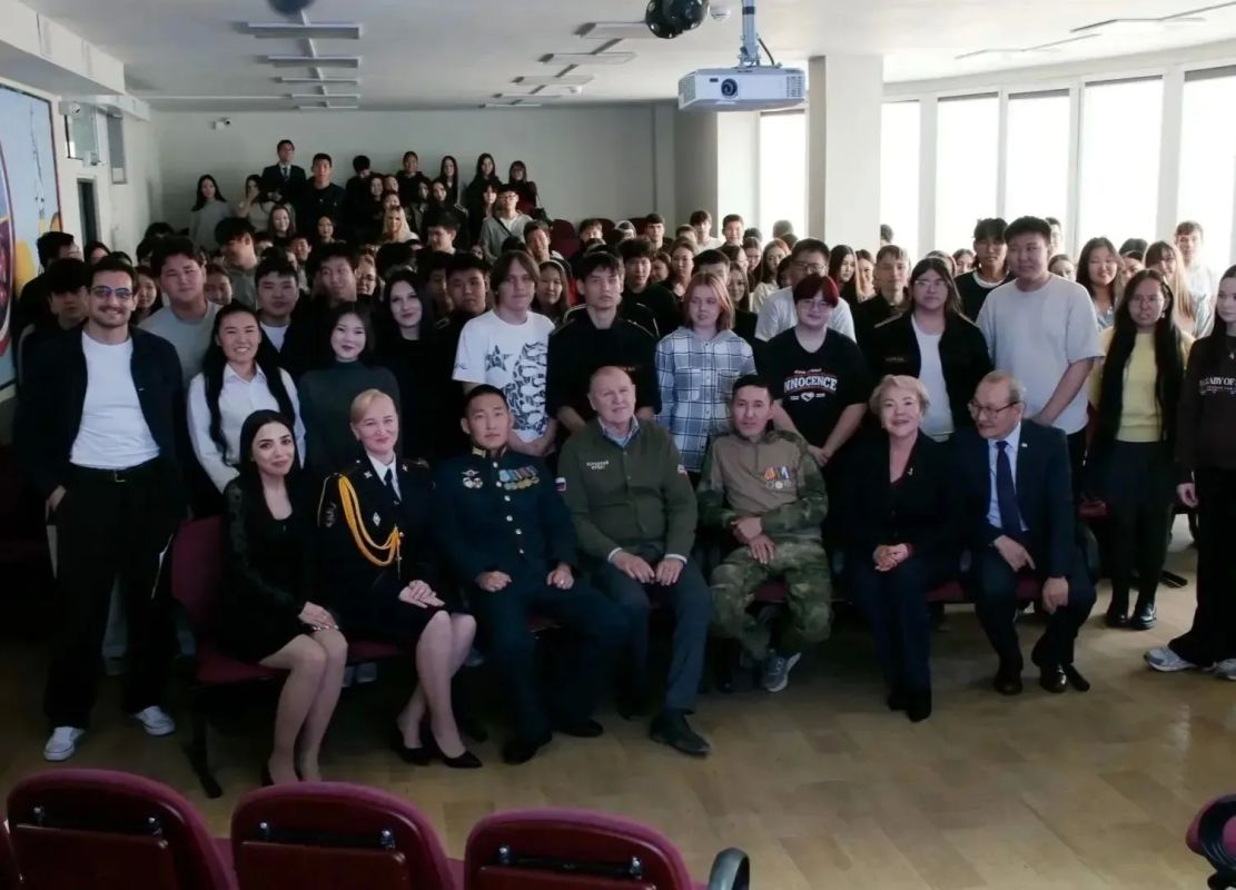 В Якутии ветераны СВО приняли участие в открытом диалоге со студентами