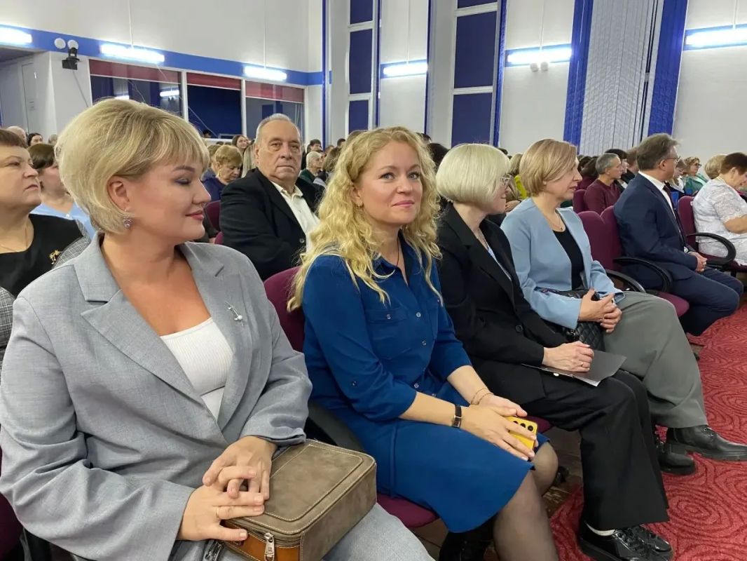 В Нерюнгри состоялось торжественное мероприятие, посвященное 45-летию Южно-Якутского технологического колледжа и Дню среднего профессионального образования В Нерюнгри состоялось торжественное мероприятие, посвященное 45-летию Южно-Якутского технологического колледжа и Дню среднего профессионального образования