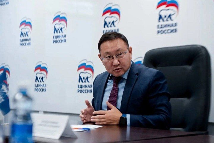 Колодезников поддержал снятие ограничения на третий срок для главы Якутии